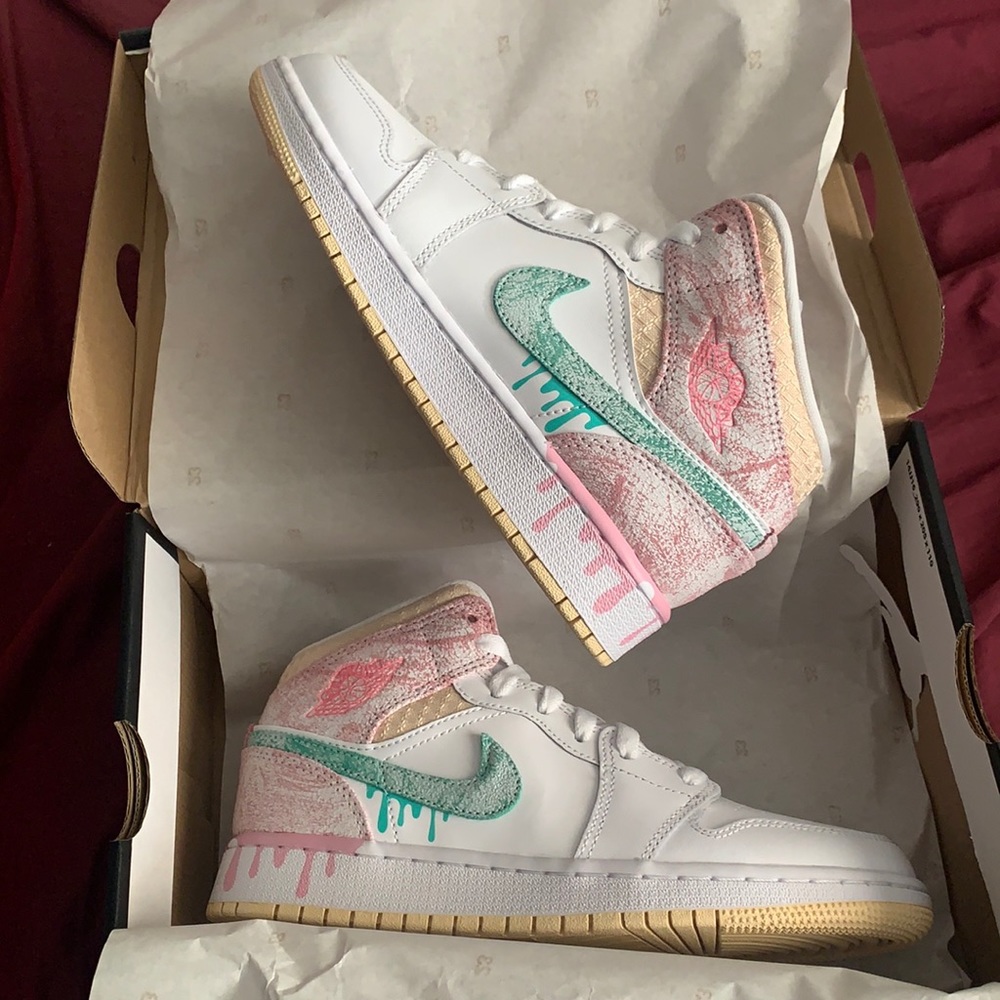 Jordan 1 mid gs paint drip